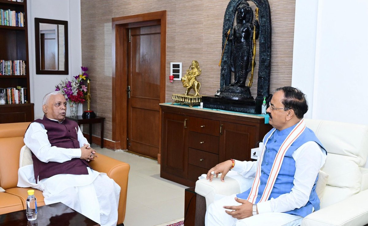 प्रदेश के यशस्वी उप मुख्यमंत्री श्री <a href="/kpmaurya1/">Keshav Prasad Maurya</a> जी से उनके लखनऊ स्थित आवास पर सुखद मुलाक़ात।