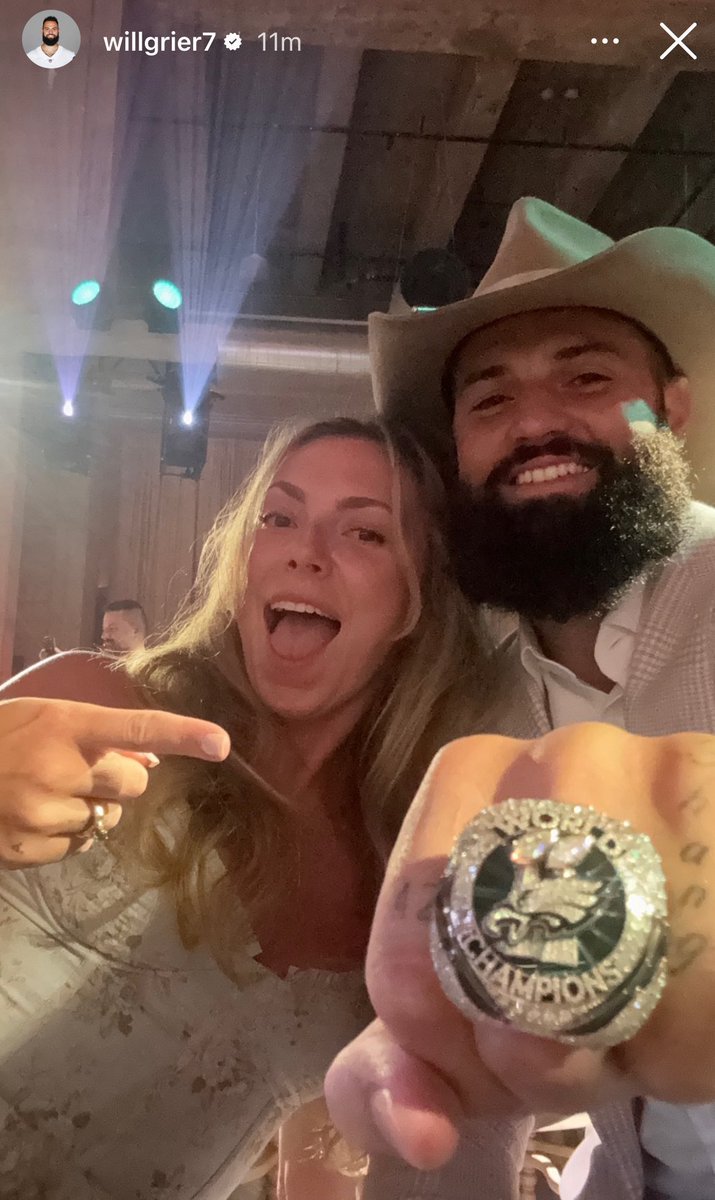 SSN_Eagles's tweet image. Former WVU and Philadelphia Eagles QB, Will Grier, received his Super Bowl ring.
Grier is currently on the Cowboys roster, that was nice of him to bring a ring to Dallas since they won’t be seeing one anytime soon.
@SSN_WVU @Callihan_