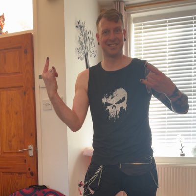 ✨ROB✨ tweet media