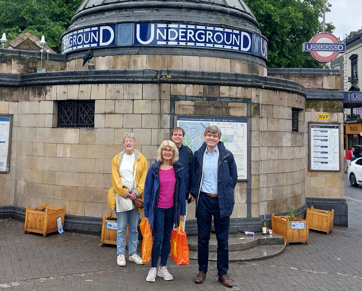 NeilSalt2019's tweet image. Back out in Clapham Town ward with @Lambeth_Tories colleagues delivering letters to many residents requesting for them to join our campaign calling on @TfL to increase Northern Line train nos. to 33 from 30 in am & pm peaks
Please join our campaign here:
…mbethandsouthwarkconservatives.org.uk/petition-tfl-i…