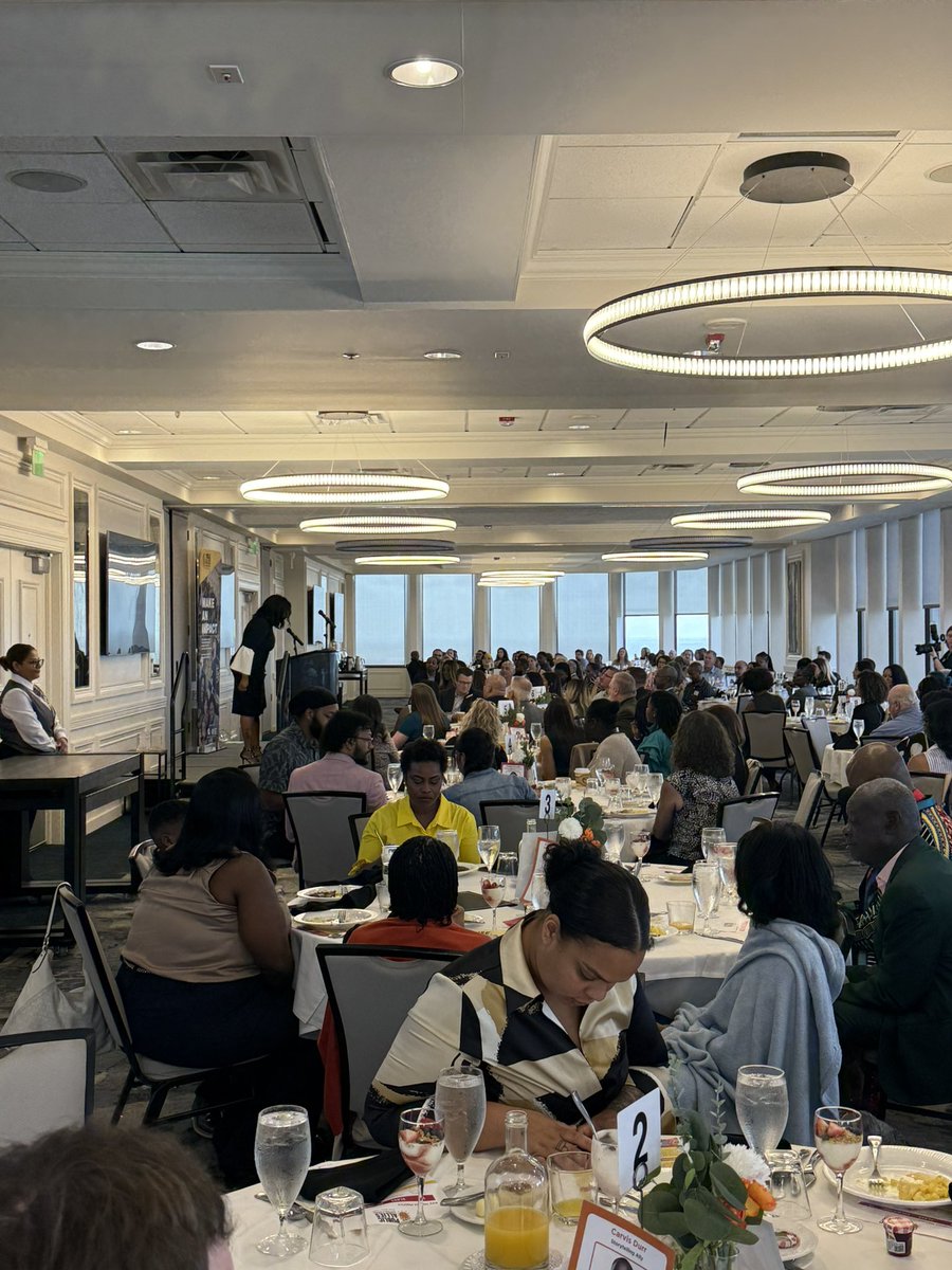 Honored to attend RISE Together at the Citrus Club yesterday, a powerful celebration of service &amp; leadership hosted by Rise Community Solutions.

Congrats to all the inspiring leaders recognized for their impact. Thank you for uplifting our communities. ¡Sí se puede!