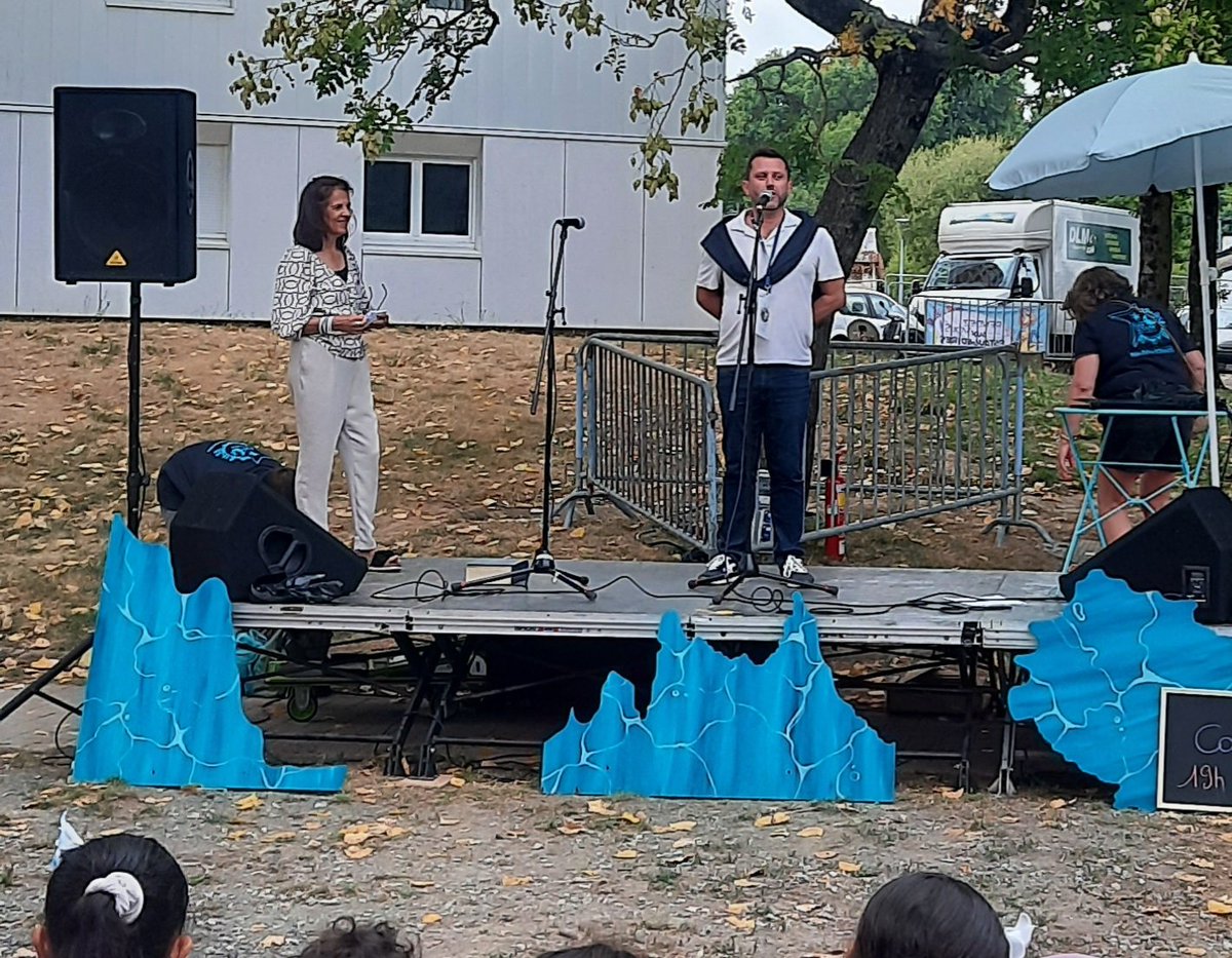 julienbainvel's tweet image. 💙💛 Hier c'était les 25 ans de Paq la Lune à Nantes Nord.
25 ans d'engagement grâce à une belle équipe de salariés et de bénévoles.
Bravo à tous !