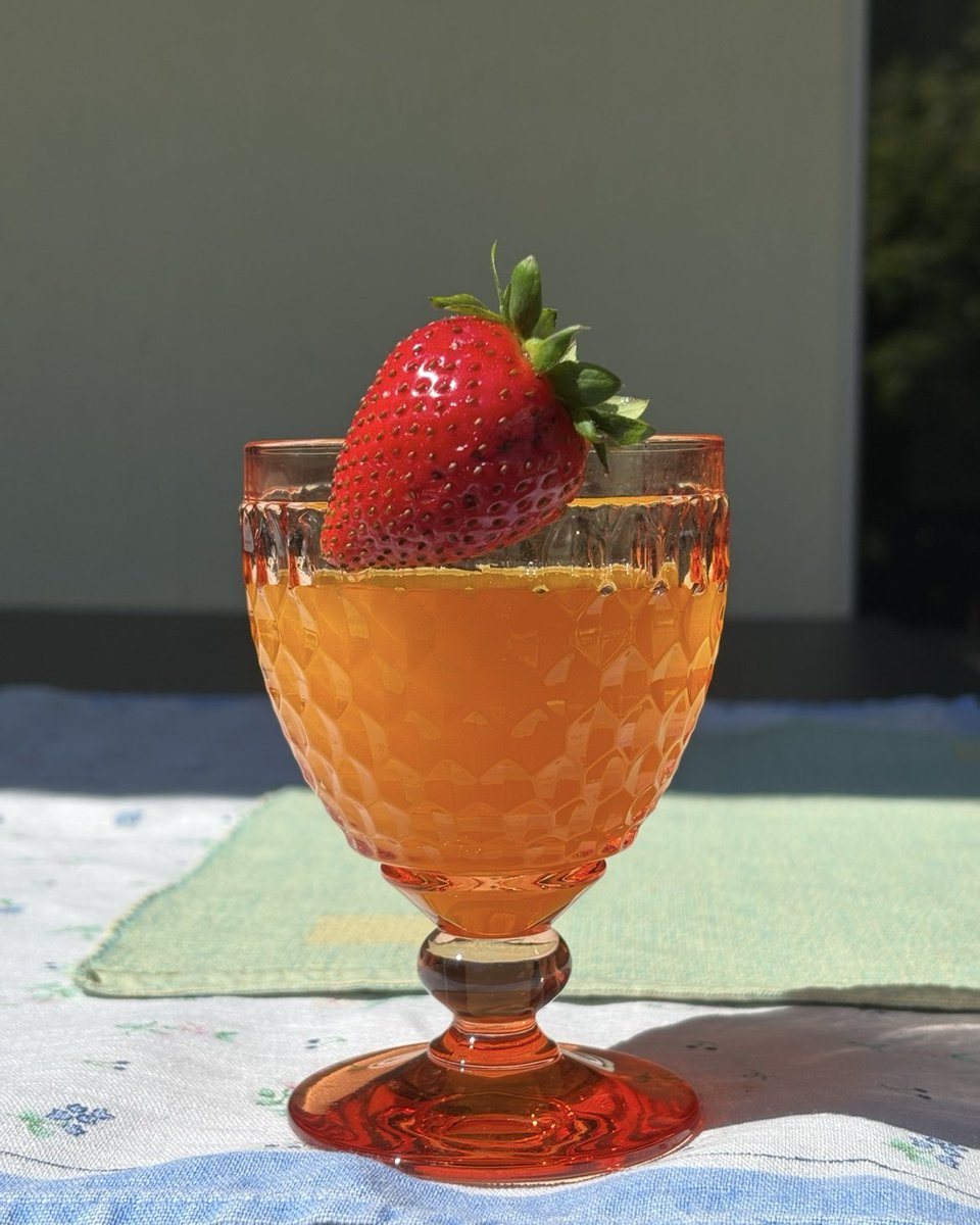 muller_group's tweet image. #Refreshment on a #summer day:
Enjoying #fresh made #fruit #drinks in summer in #Munich