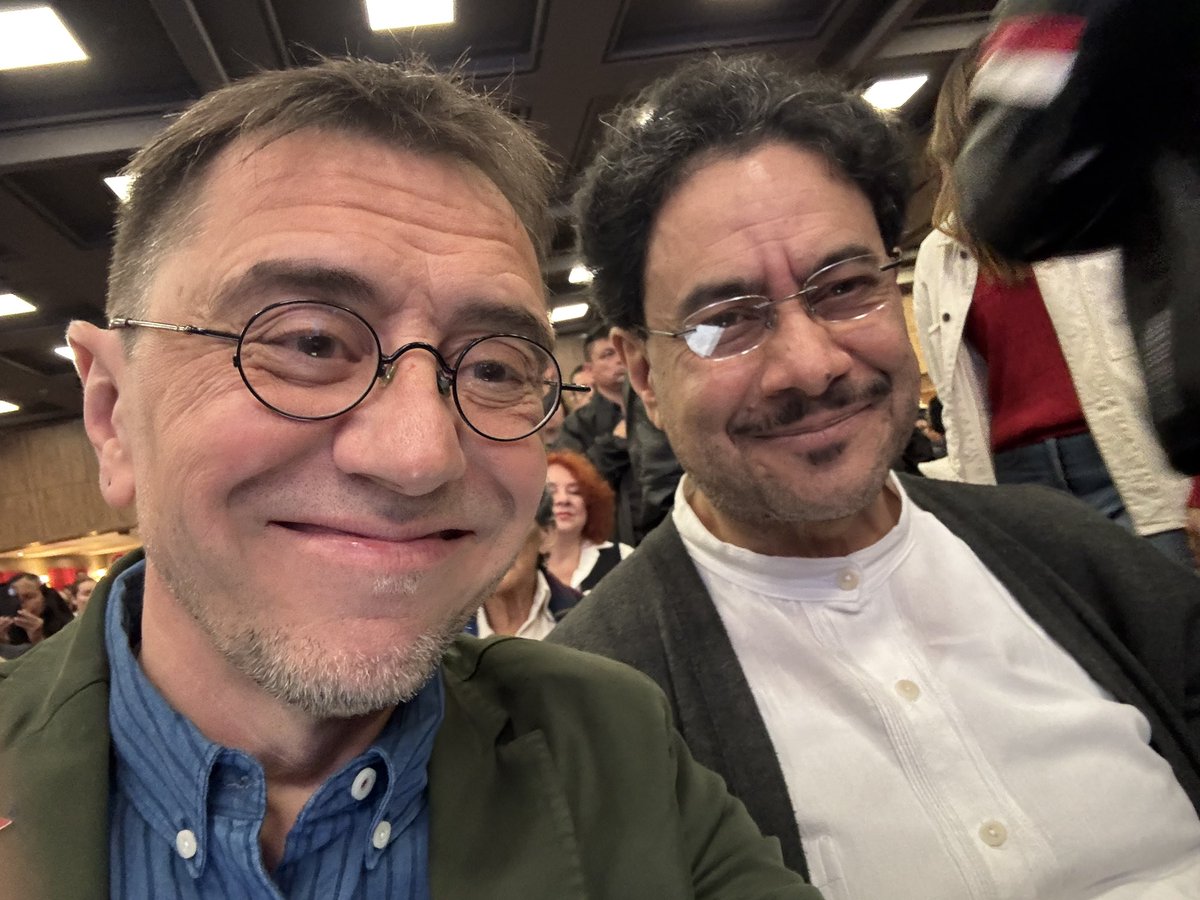 MonederoJC's tweet image. Qué honor compartir este acto fundacional del Pacto Histórico con @IvanCepedaCast, una persona valiente que ha sentado en el banquillo a alguien que ha hecho tanto daño a Colombia, el que más daño, el presidente del paramilitarismo Uribe.