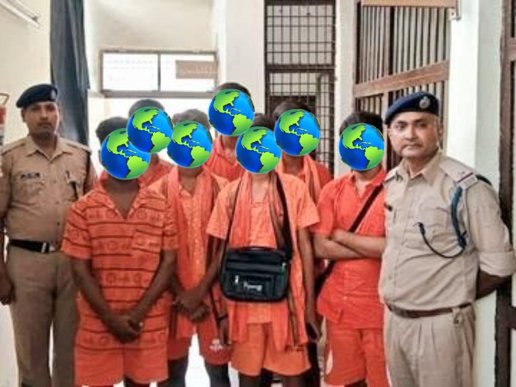 Priya singh (@priyarajputlive) on Twitter photo CRPF рдЬрд╡рд╛рди рдХреЛ рдкреАрдЯрдиреЗ рд╡рд╛рд▓реЗ 7 рдХрд╛рд╡рдбрд╝рд┐рдпреЛрдВ рдХреЛ рдЧрд┐рд░рдлреНрддрд╛рд░ рдХреАрдЯрд╛ рдЧрдпрд╛ рдерд╛ рд▓реЗрдХрд┐рди рдЖрдзреЗ рдШрдВрдЯреЗ рдХреЗ рднреАрддрд░ рд╕рднреА рдХреЛ рдЬрдорд╛рдирдд рдорд┐рд▓ рдЧрдИ. рдХрд╛рд╡рдбрд╝рд┐рдпреЛрдВ рдиреЗ рдпреВрдкреА рдХреЗ рдорд┐рд░реНрдЬрд╛рдкреБрд░ рдореЗрдВ рдЬрд╡рд╛рди рдкрд░ рд╣рдорд▓рд╛ рдХрд┐рдпрд╛ рдерд╛. CRPF рдЬрд╡рд╛рди рдХреЛ рдкреАрдЯрдиреЗ рд╡рд╛рд▓реЗ 7 рдХрд╛рд╡рдбрд╝рд┐рдпреЛрдВ рдХреЛ рдЧрд┐рд░рдлреНрддрд╛рд░ рдХреАрдЯрд╛ рдЧрдпрд╛ рдерд╛ рд▓реЗрдХрд┐рди рдЖрдзреЗ рдШрдВрдЯреЗ рдХреЗ рднреАрддрд░ рд╕рднреА рдХреЛ рдЬрдорд╛рдирдд рдорд┐рд▓ рдЧрдИ. рдХрд╛рд╡рдбрд╝рд┐рдпреЛрдВ рдиреЗ рдпреВрдкреА рдХреЗ рдорд┐рд░реНрдЬрд╛рдкреБрд░ рдореЗрдВ рдЬрд╡рд╛рди рдкрд░ рд╣рдорд▓рд╛ рдХрд┐рдпрд╛ рдерд╛.