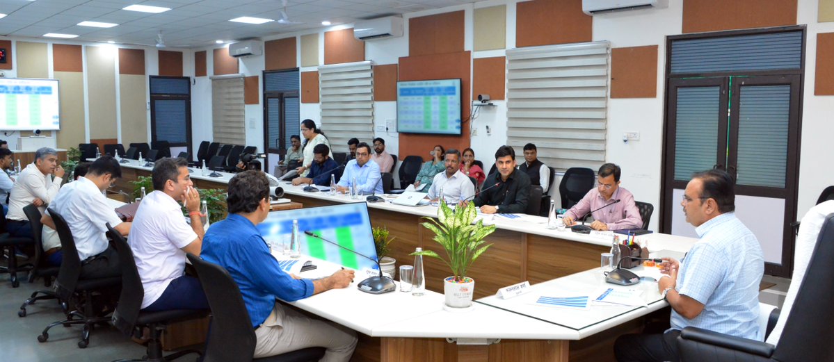 मुख्यमंत्री निवास पर ‘राइजिंग राजस्थान ग्लोबल इन्वेस्टमेंट समिट 2024’ के अंतर्गत संपन्न हुए MOUs की प्रगति की समीक्षा बैठक ली और उपस्थित अधिकारियों को निवेश समझौतों की त्वरित और प्रभावी क्रियान्विति सुनिश्चित करने हेतु आवश्यक दिशा-निर्देश दिए।

#RisingRajasthan