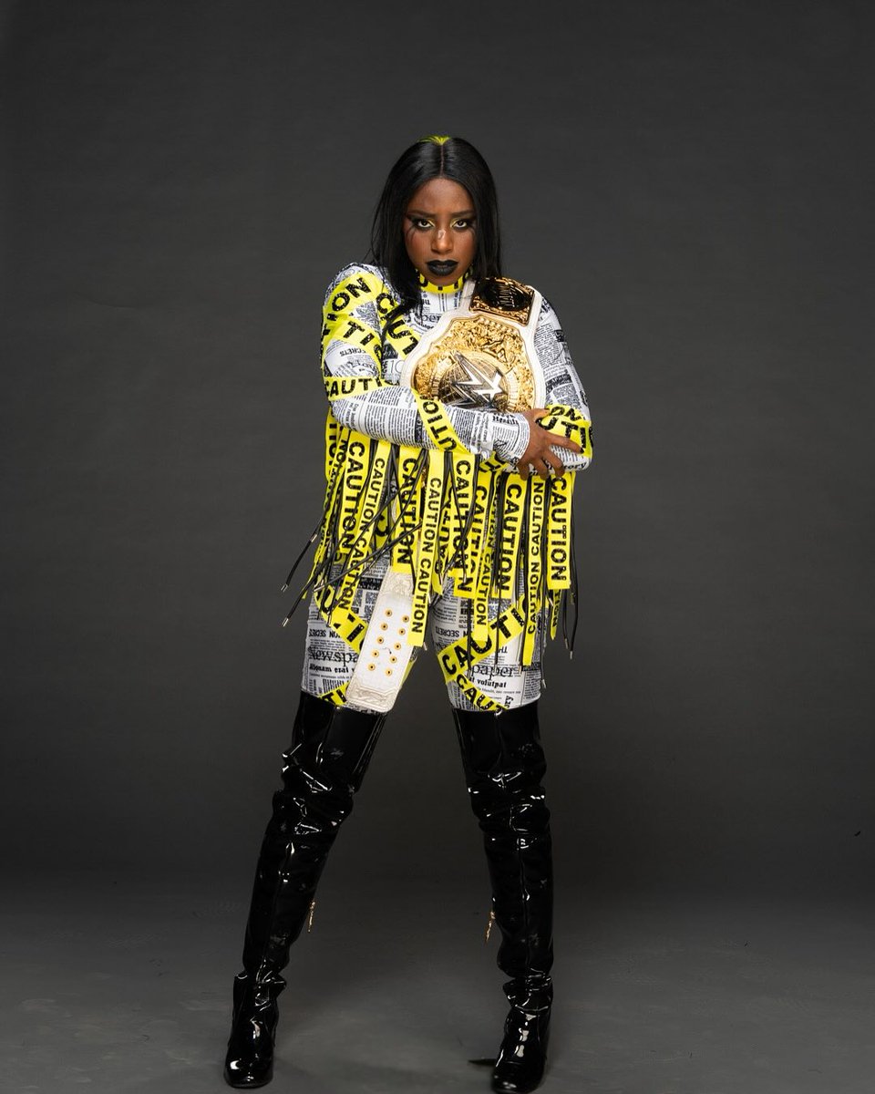 RillaGlow's tweet image. Why do I need a "Mami" when I have Big Momma Caution? Naomi looks so good with that Women's World Championship 🔥👏🏿👏🏿👏🏿🙌🏿  #PWC ⚠️