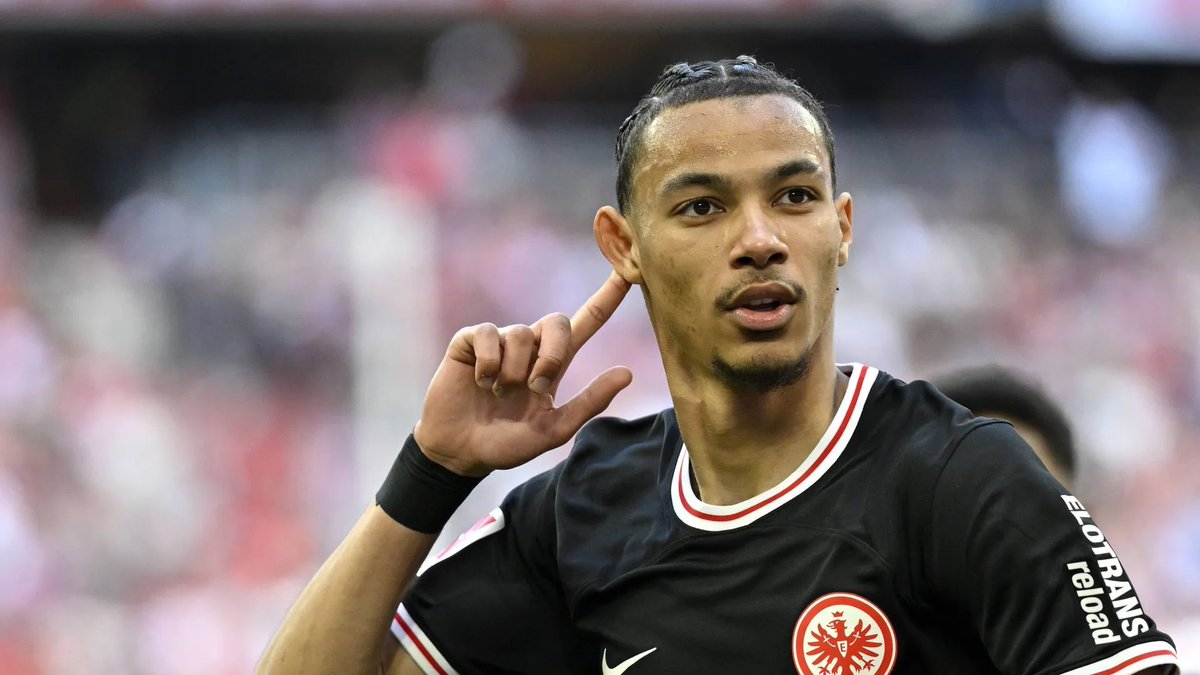🚨 Hugo Ekitike is getting closer to Liverpool. The plan is clear for the friendly against FSV Francfort : he stays on the bench. Negociations ongoing with final green light expected soon.
Personal terms already agreed as revealed. Contract until 2031.