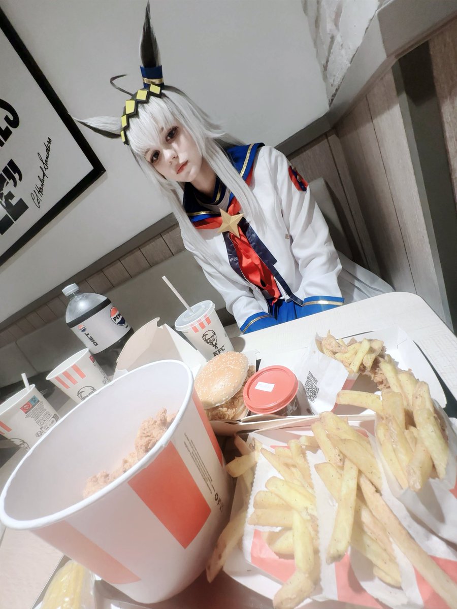 nadecola9's tweet image. how hungry…