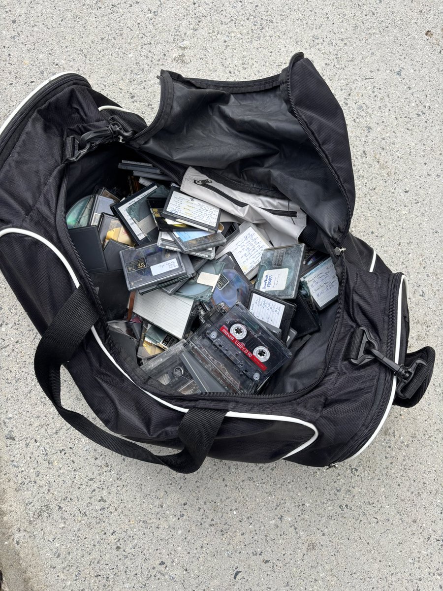 HARDBALL AT 4:15 
With the <a href="/Yankees/">New York Yankees</a> in town..i'm thinking about going deep into the "Bag of Souls" for something special as my Interview of the Day
Going to the studio now to see if i can get it done
<a href="/680TheFan/">680 The Fan</a> 680thefan.com or 680 Fan App