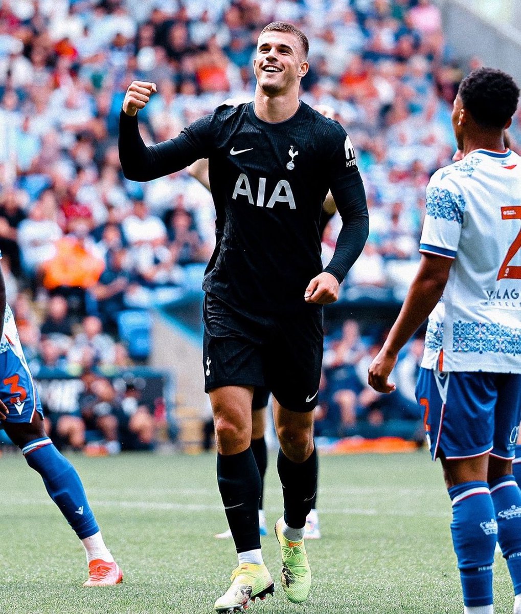 CroatianSoccer's tweet image. ⭐️ Luka Vušković, ARE YOU SERIOUS???

It took the 18 year-old defender 8 MINUTES to notch his first goal AND assist for Tottenham in his debut with the English giants.

Incredible. Vušković is doing things we’ve never seen before.

#vuskovic #tottenham #croatia