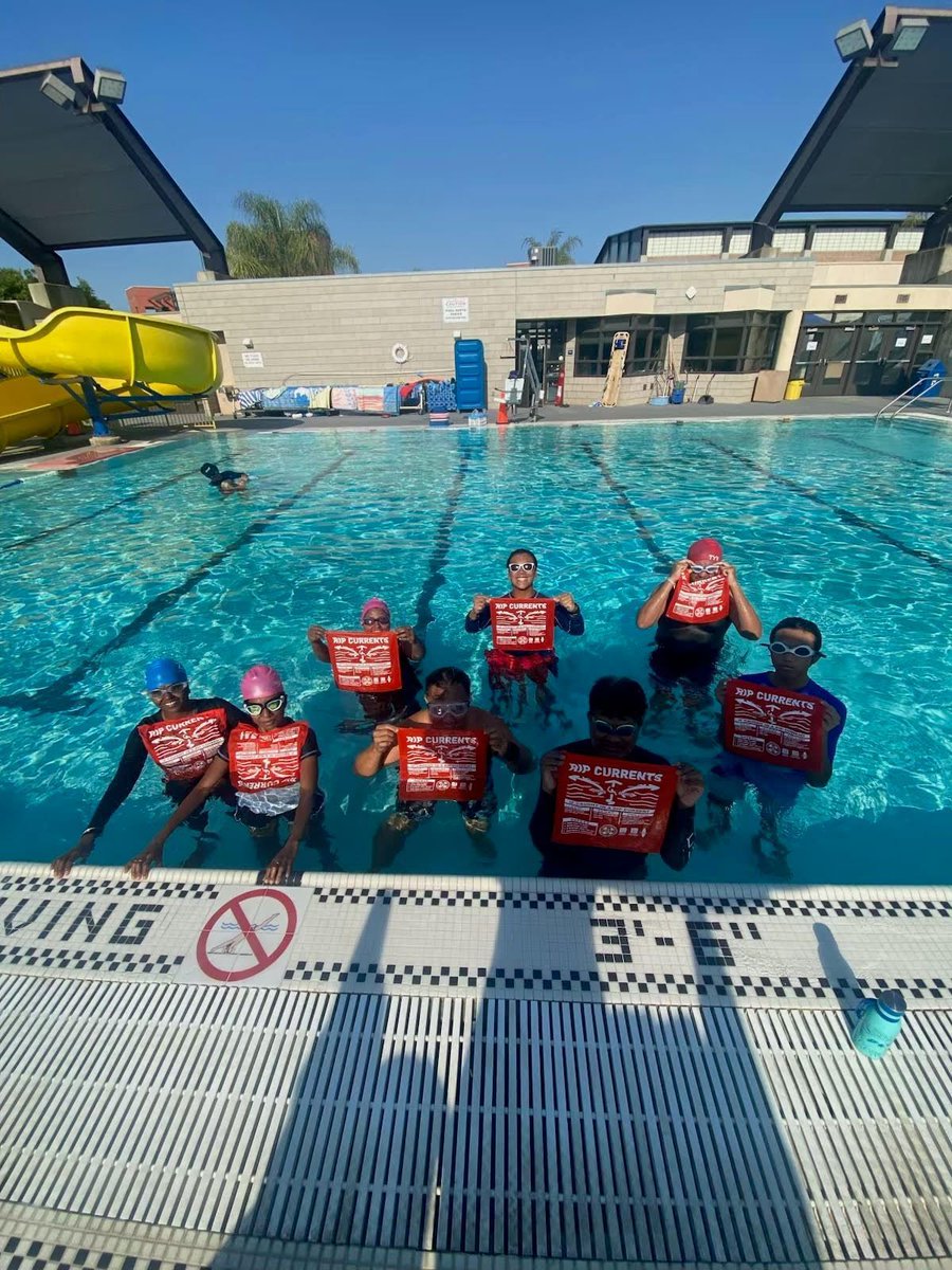 This week at Ned Baumer Pool, our Adult Learn to Swim class learned Flip Float Follow for Rip Current safety! 🎯 
#sdswims #ripcurrent #flip #float #follow