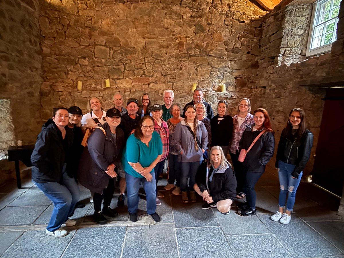 hayleyaramsey's tweet image. ✨ End of an Era at Glencorse Old Kirk ✨
Today, something truly emotional unfolded… My group was granted the final ever Outlander tour of Glencorse Old Kirk — the sacred little church where Jamie and Claire were wed in the series. 🥹💔
The owner, Sarah, has lovingly opened…