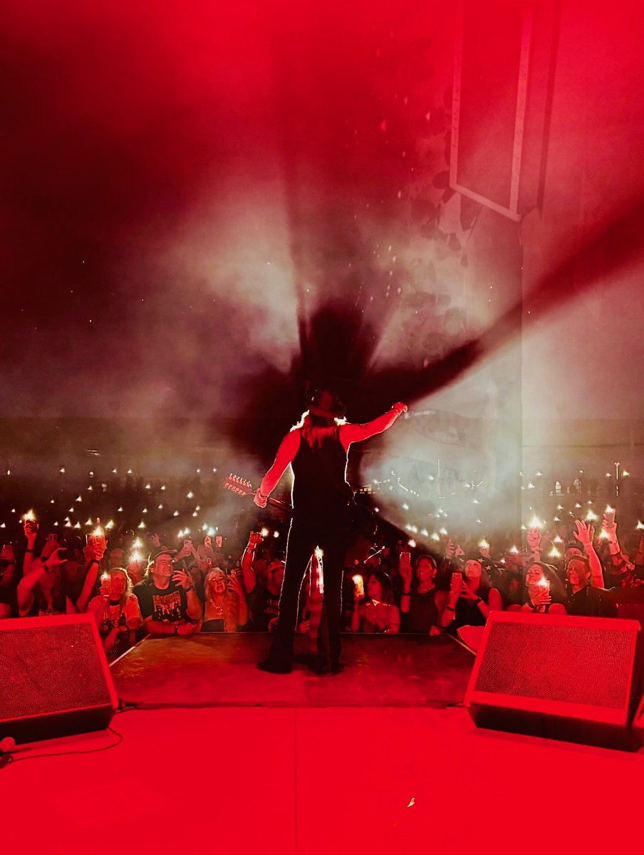 bretmichaels's tweet image. #AboutLastNight at Fond du Lac County Fair 🎸 Even my shadow says, "Wisconsin rocks!"
Fond du Lac - love you, your energy was unstoppable. Hope to see you next year!