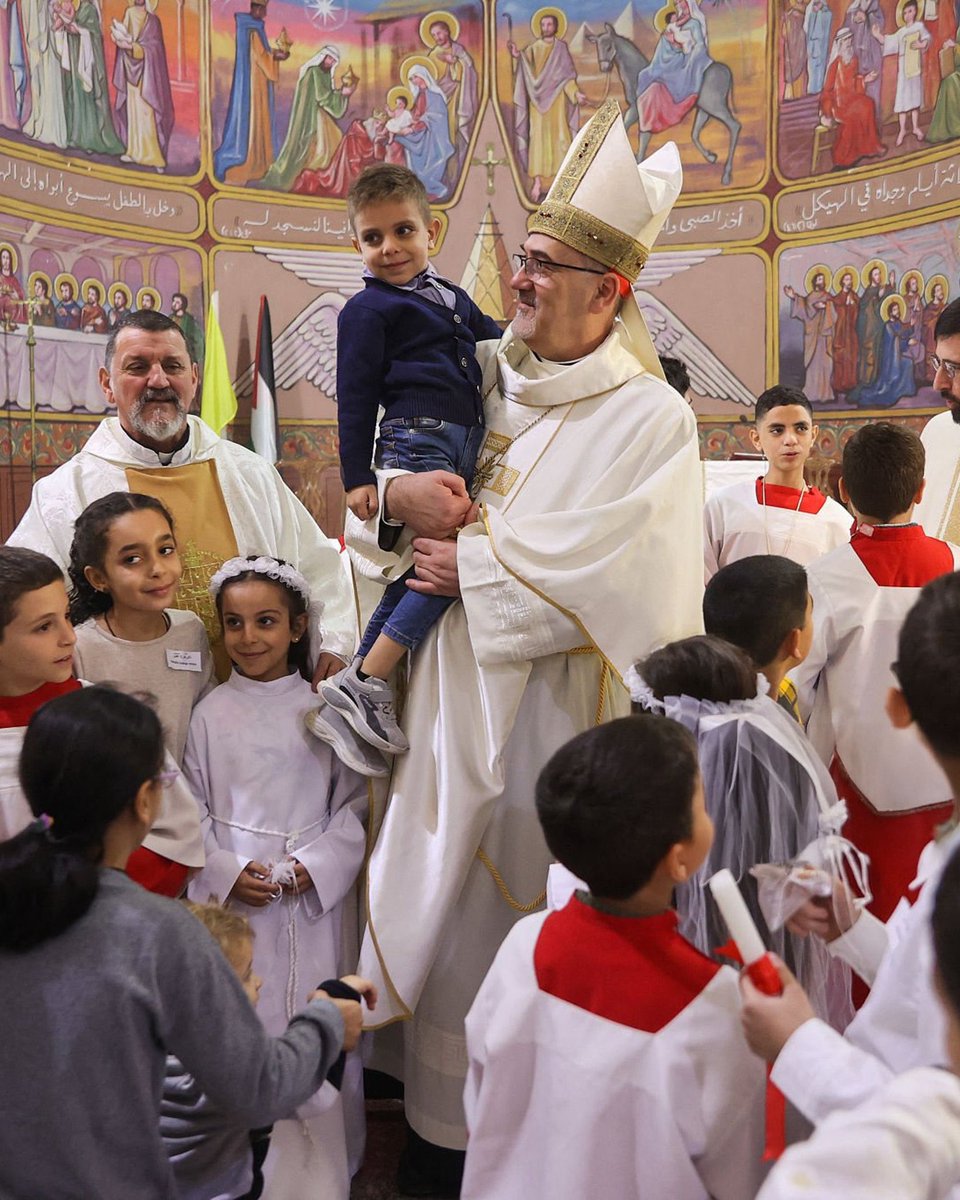 iraqschristians's tweet image. God bless Cardinal Pizzaballa for visiting his flock and God bless all the Palestinian Christians taking refuge at the Holy Family Catholic Church in Gaza. We are deeply saddened by the Israeli military attack on the Catholic Church in Gaza resulting in the deaths of 3 Christians…