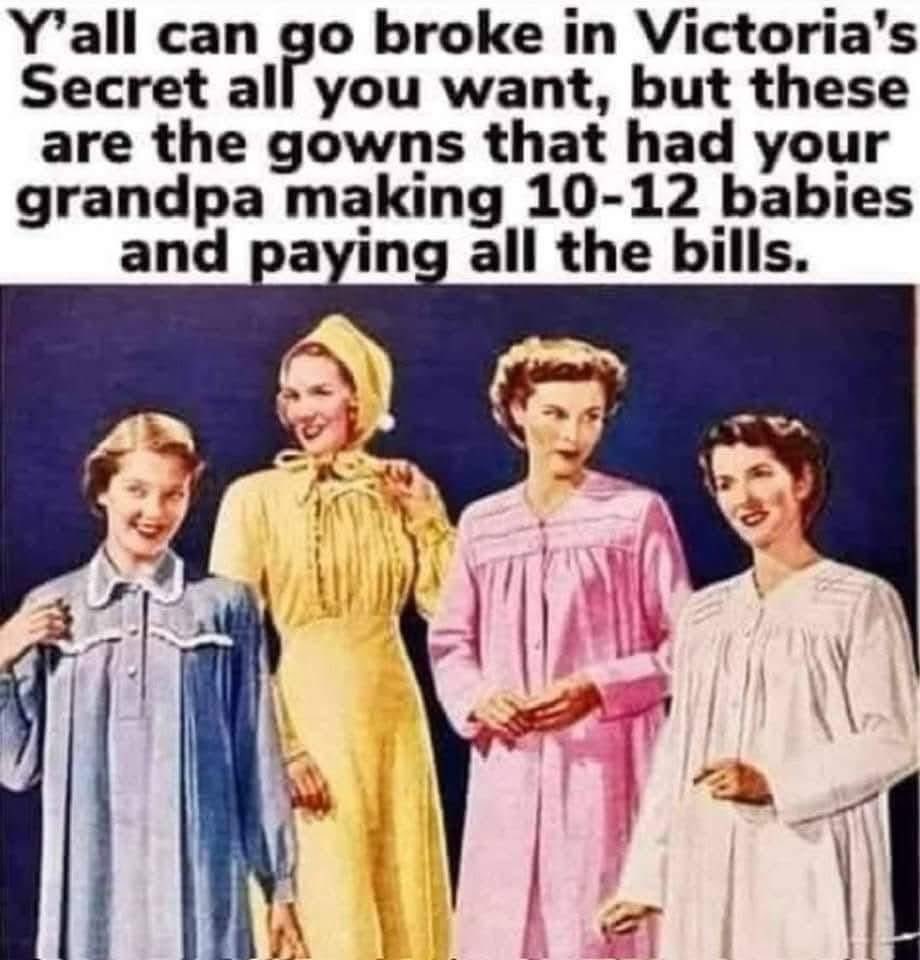 AlexisRenee442's tweet image. Should we bring back these gowns? We could make they sexy. Plus easy access!
😂🤣