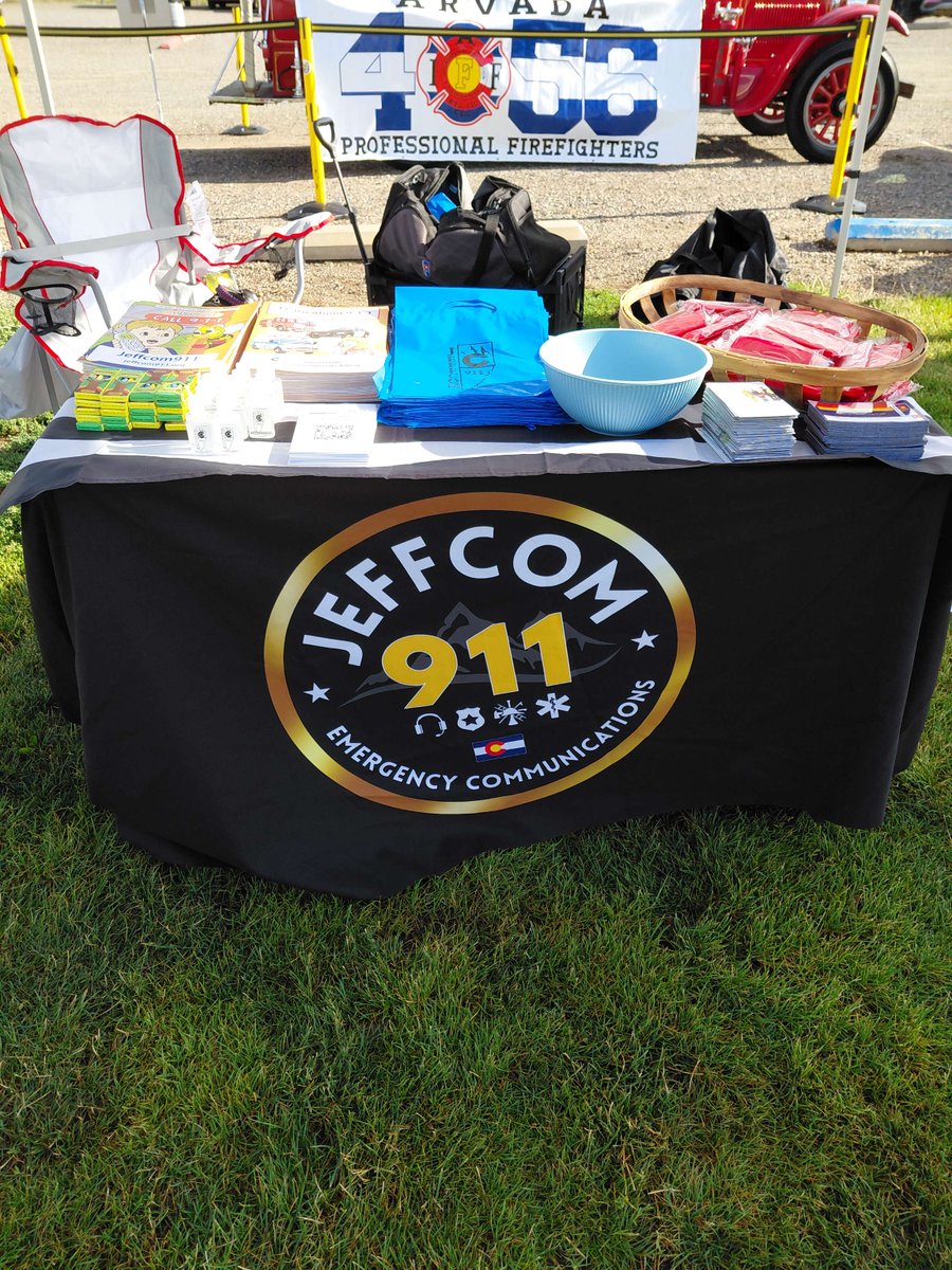 jeffcom911co's tweet image. 🚗Come visit members of Jeffcom's Community Engagement Team at the Arvada Firefighter's Car Fest today! The show is 9AM-2PM at Stenger Soccer Complex-11200 w 58th Ave. See you there! 🚙