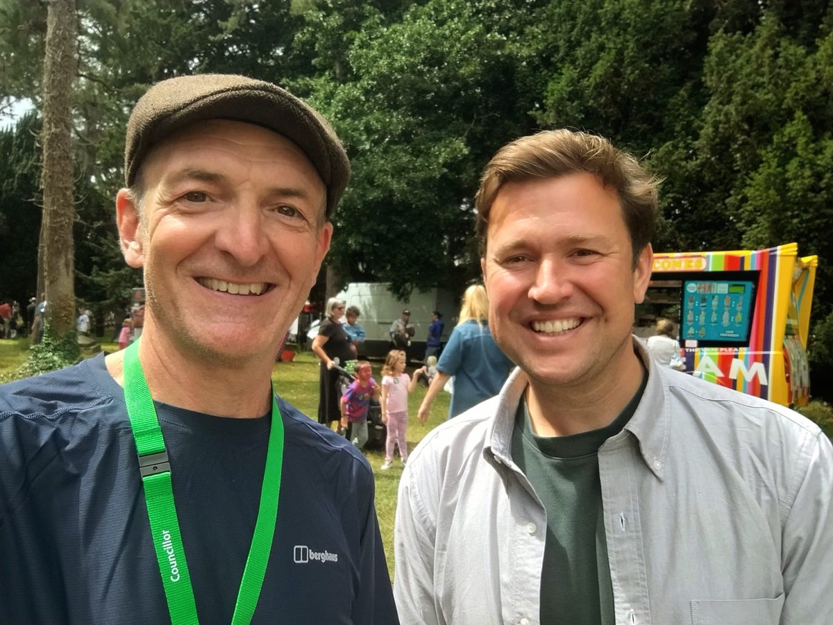 exeterlabour's tweet image. Thank you to all of the volunteers who made today’s Love St Thomas Summer Festival such a success.
Alphington Councillor Rob Harding (@onabmx), @steveracemp and our St Thomas councillors were all in attendance, enjoying a great event organised by the community!