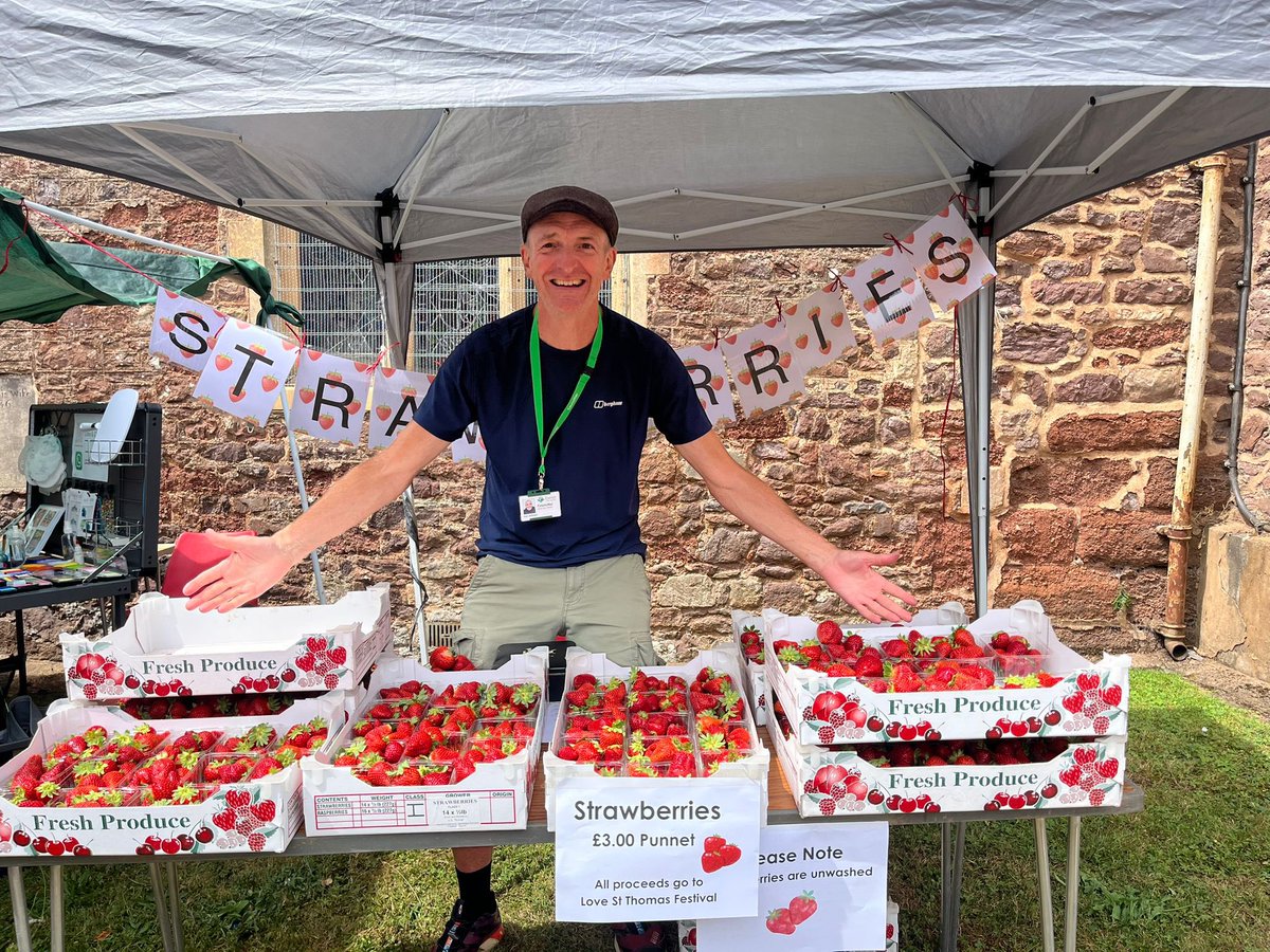 exeterlabour's tweet image. Thank you to all of the volunteers who made today’s Love St Thomas Summer Festival such a success.
Alphington Councillor Rob Harding (@onabmx), @steveracemp and our St Thomas councillors were all in attendance, enjoying a great event organised by the community!