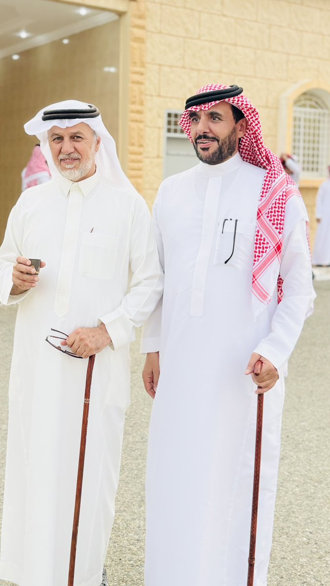 صورة تجمعني بالأخ العزيز عبدالله بن كشيح نائب القرية في ملتقى آل وليد الثاني عشر ١٤٤٧ هـ