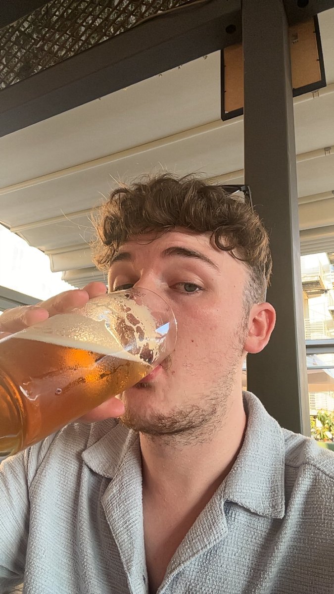 Dave_Gone_'s tweet photo. @xspooky_han Beer? https://t.co/tqDXd3RRli