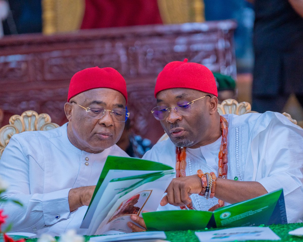 Hope_Uzodimma1's tweet image. In strengthening the unity in our diversity, our constitution must reflect our shared values and aspirations, not create loopholes for division. I made this clear while speaking at the South East, Center B, Public Hearing (Imo & Abia States) of the Review of the Constitution of…