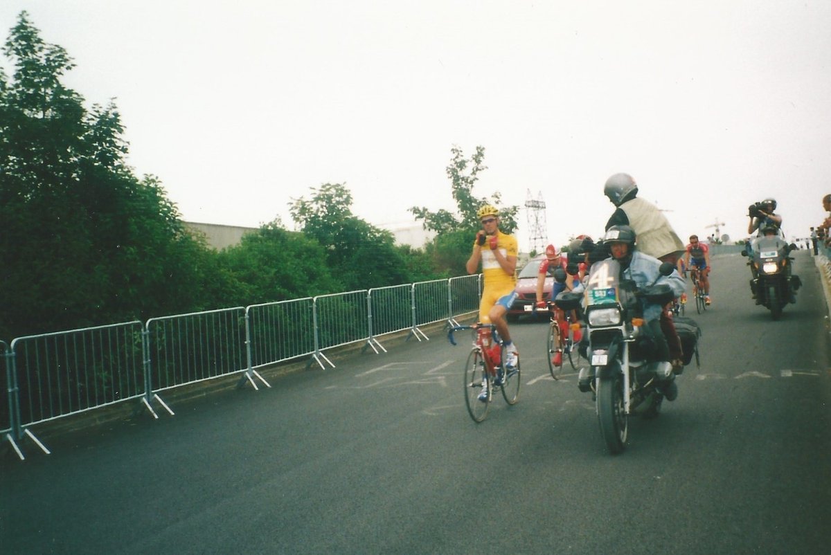 Peterliff's tweet photo. @millarmind found this photo I took from when you won the time trial at Futuroscope 2000 https://t.co/OoV0Ngrjdc