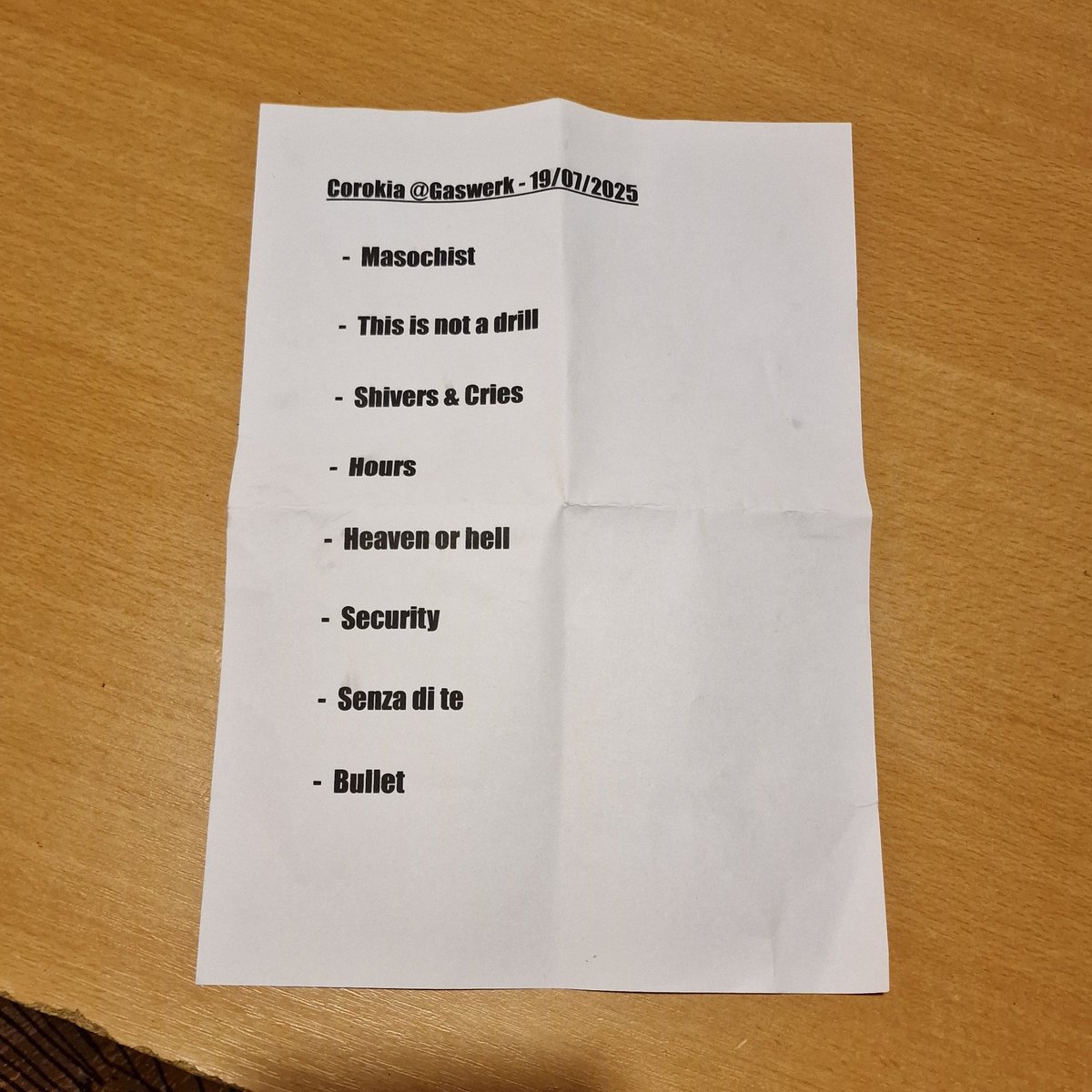 got my first setlist!! at a smash tournament hosting a rock concert!!