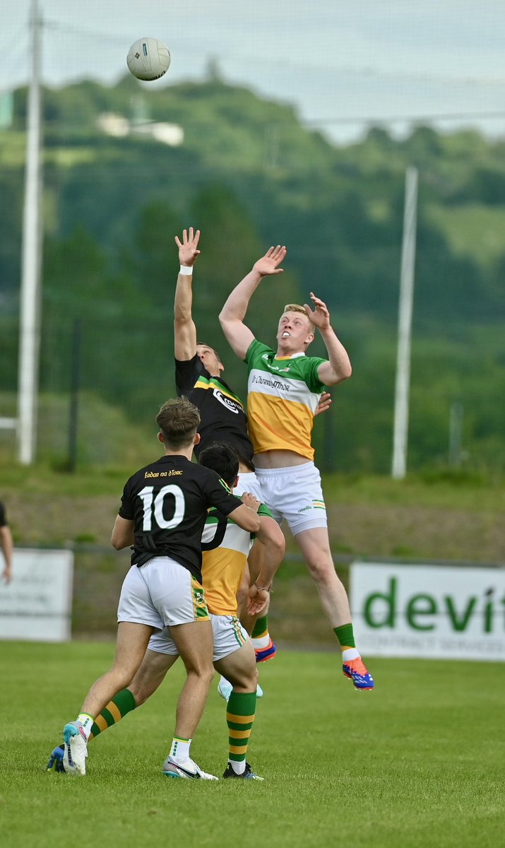 Plenty more high catching today as well. <a href="/CarmenGAA32/">An Charraig Mhór CLG</a> <a href="/EdendorkGAC/">Edendork GAC</a> <a href="/TyroneGAALive/">Tyrone GAA</a>