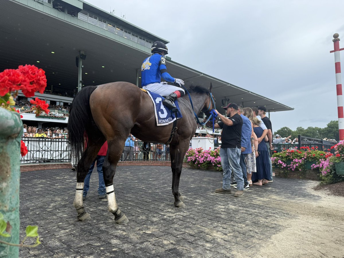 PA_PHBA's tweet image. Boom! #PABred Fierce and Strong rallies from off the pace to take the $100k Wolf Hill Stakes at 12-1. Congrats breeder/owner @Ultrachamps!