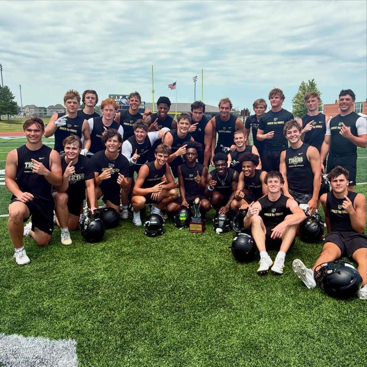 KC ELITE 7v7 CHAMPIONS 
🧱x🧱#backtoback #2025
Thank you to @mvjaguar for hosting another great tournament.