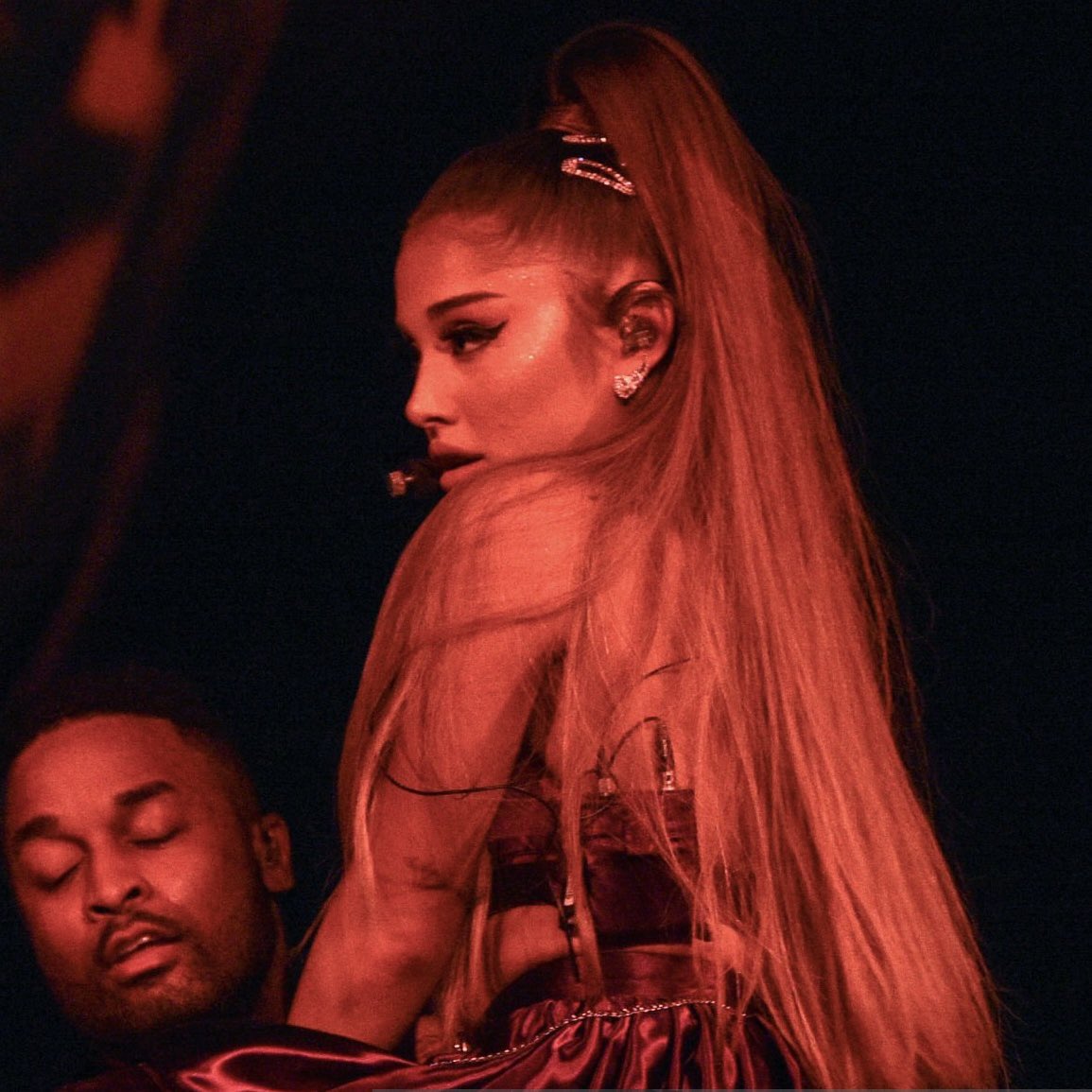 theegrandeheels's tweet image. “bad idea” gained over 18k streams after the “arianators streaming project”
july 17 — 72.9k
july 18 — 91.7k