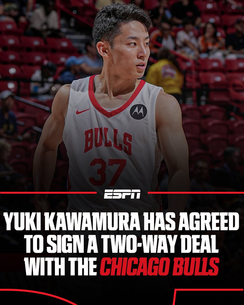 ESPNNBA's tweet image. Japanese guard Yuki Kawamura has agreed to a two-way NBA deal with the Chicago Bulls, sources tell @ShamsCharania.
The Bulls sign the 5-foot-8 point guard after a strong summer league performance 馃挭