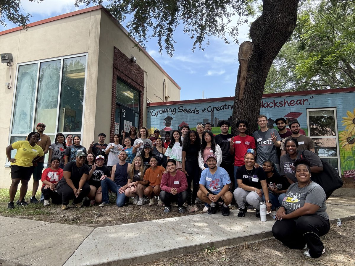 Blackshear Elem (@blackshearehisd) on Twitter photo An amazing day ☀️was spent with amazing 🤩 volunteers from <a href="/WolffCenter/">UH Wolff Center for Entrepreneurship</a>, <a href="/HisdPto47147/">Blackshear Elem HISD PTO</a>, <a href="/tptc4education/">Jessica Faith Carter</a>, Blackshear staff, and even a few Alumni! Thank you 🙏🏽for providing an upgrade ✨to our campus 🏫 for the next school year! An amazing day ☀️was spent with amazing 🤩 volunteers from <a href="/WolffCenter/">UH Wolff Center for Entrepreneurship</a>, <a href="/HisdPto47147/">Blackshear Elem HISD PTO</a>, <a href="/tptc4education/">Jessica Faith Carter</a>, Blackshear staff, and even a few Alumni! Thank you 🙏🏽for providing an upgrade ✨to our campus 🏫 for the next school year!