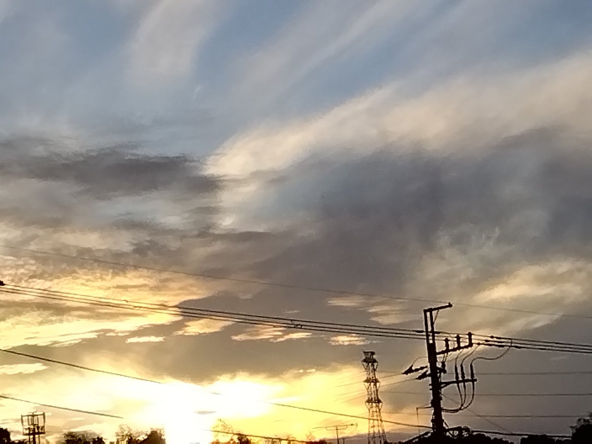 nakaken123123's tweet image. おはようございます。早く目が覚めたので日曜日の日の出を🤳🌄そして目覚めの1曲はこの曲を聴いています🎧️今日も暑くなりそうですね🥵良い1日をお過ごしください😊

Spacemen 3 - Feel So Good 
youtu.be/Of4CnSiXncM?si…
#イマソラ
#日の出
#Spacemen3