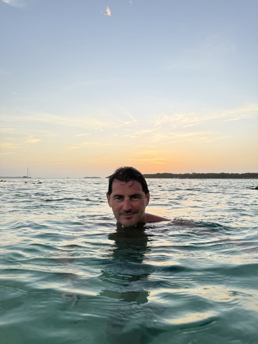 IkerCasillas's tweet image. Colombia tiene luz! Amo! 
❤️ 🇨🇴 🫶🏼