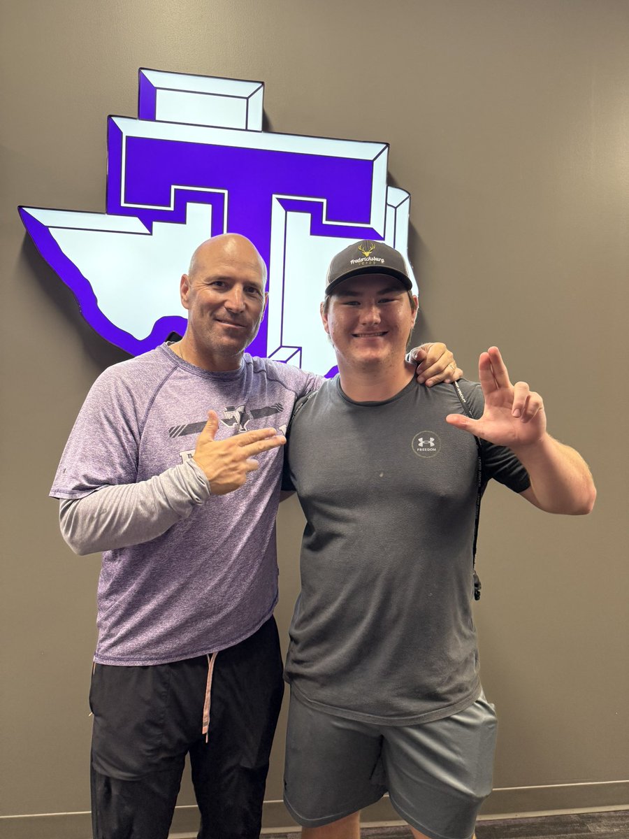 sullivan_zboril's tweet image. Thanks to @TarletonFB @CoachWaltonTSU and the Texans long snappers for your time today! Got some good work in! @joe_gillespi3 @hayden_wall @k_crane13 @RecruitMidway @MidwayFB @TheChrisRubio @Coach_Cotton713 @Coach_Curlee