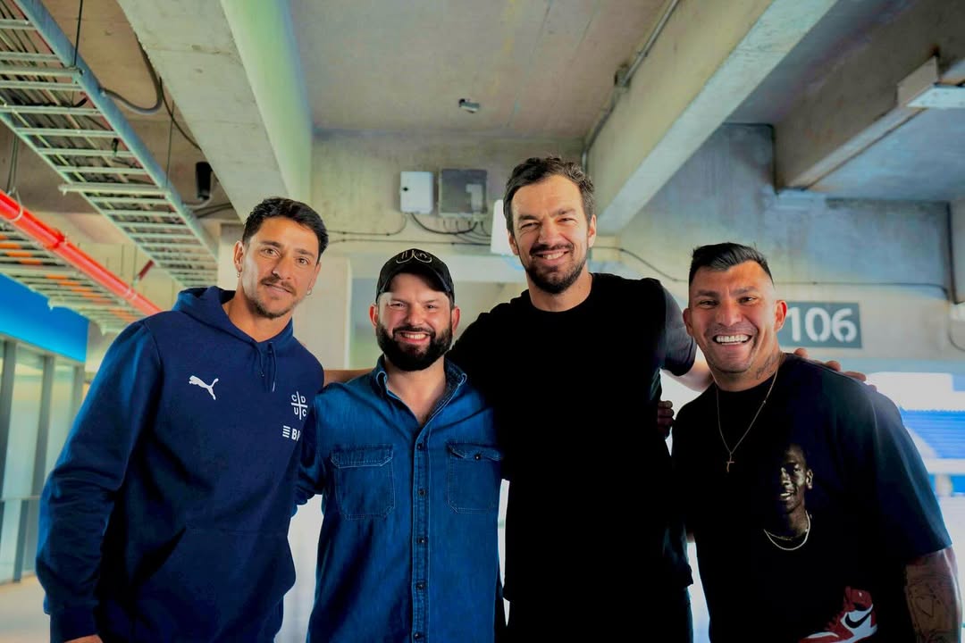 Tj_Toro9's tweet image. La foto perfecta no existe 😊💙🤍.
#LosCruzados
#Boric.