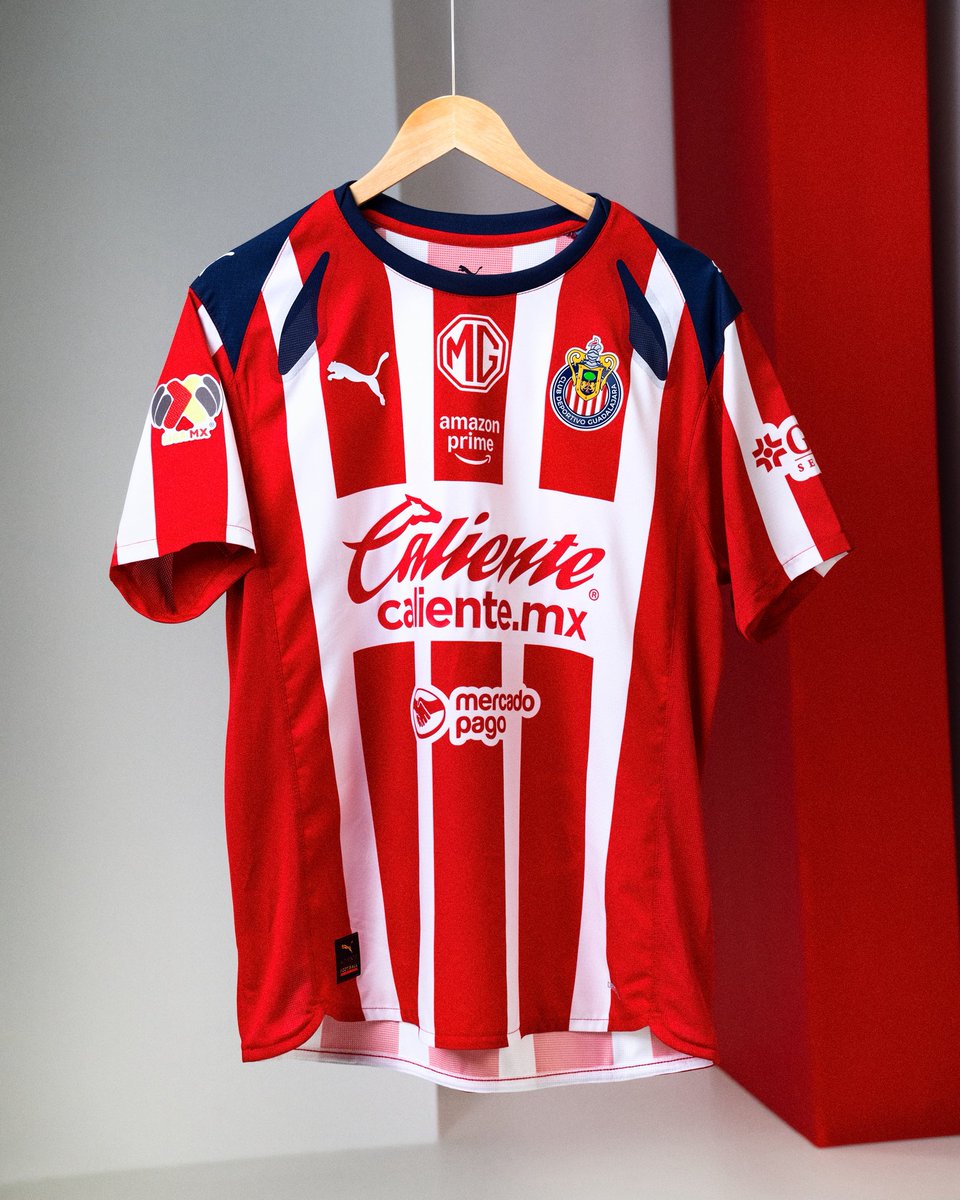 Chivas's tweet photo. 🔴⚪️ ¡Hoy es día de usar esta joya! 😍 https://t.co/m3F8lJCQ2h