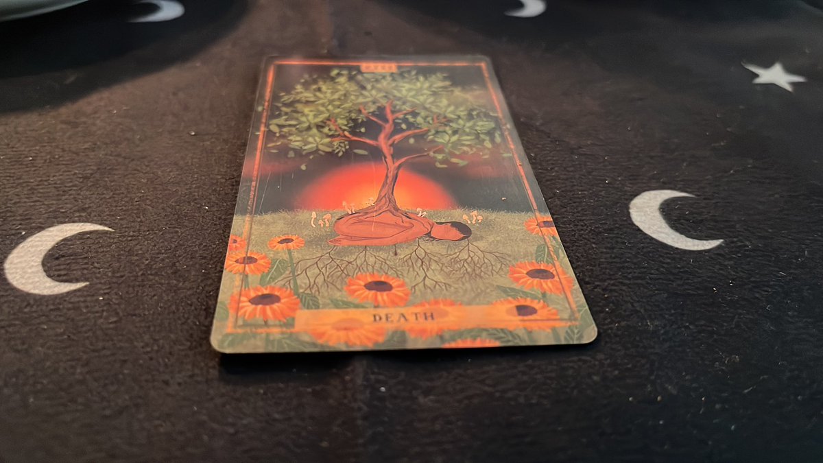 Los cambios y procesos de transformación internos son necesarios para nuestra evolución.
Cuando llega la muerte nadie se salva y ese cambio de un antes a un después lleno de luz es maravilloso. 

Atendiendo✨🌟🧙🏻‍♀️