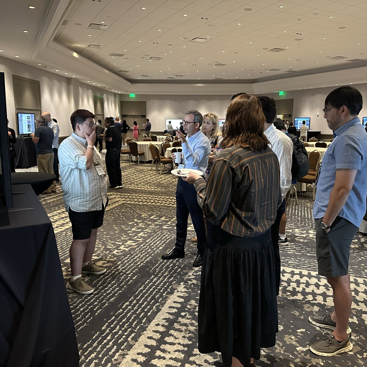 KR_Foundation's tweet image. We’re back with another poster session! Investigators are networking and exploring the latest in Inflammatory Bowel Disease research. #InnovationsSymposium2025