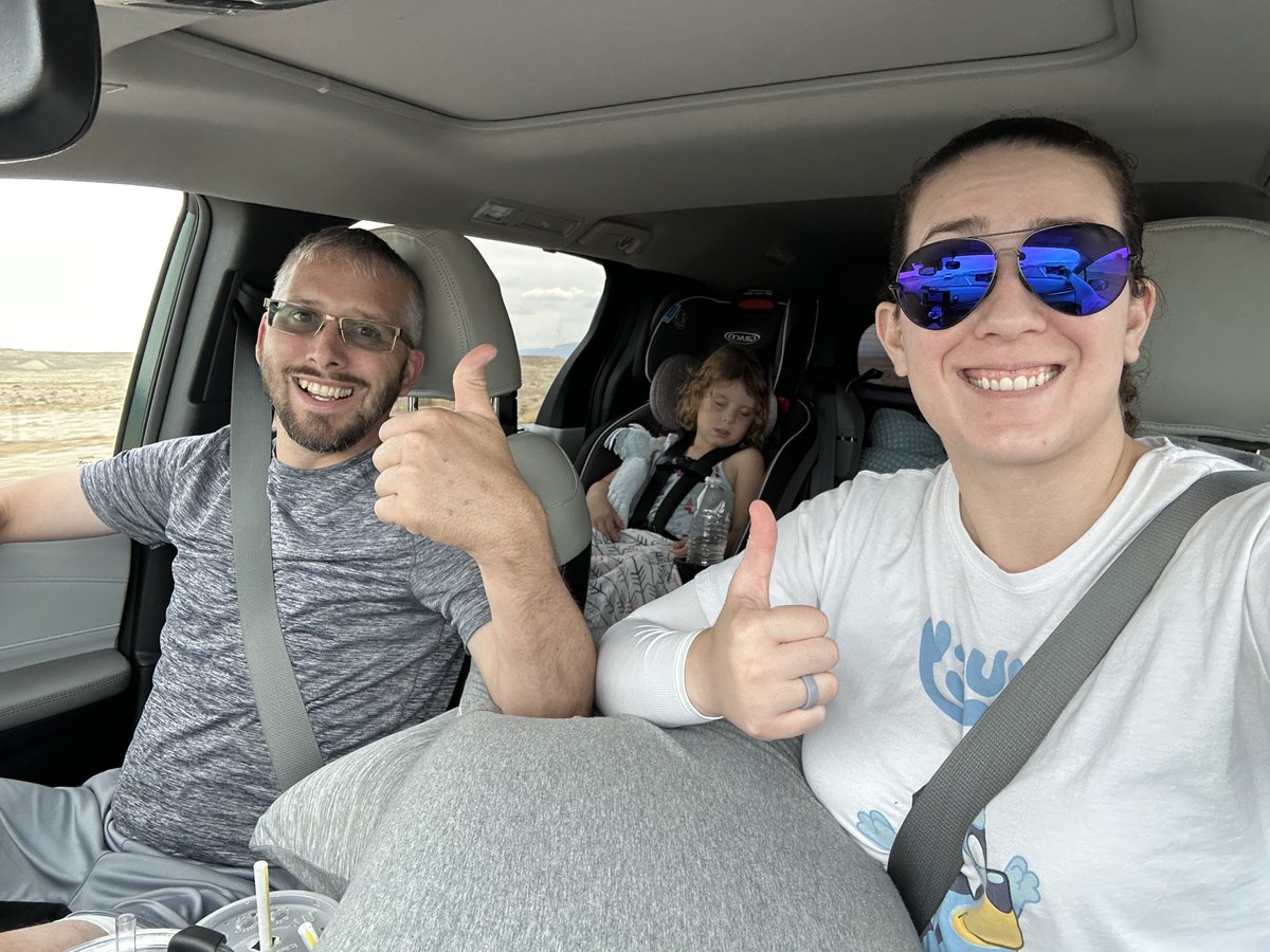 DesiraeC93's tweet image. This is what you call a parental win. 🙌🏼When your rambunctious child, who just left lunch screaming and crying that she couldn’t play more at the play place, is finally passed out for a bit. Early wake ups and 10-12 hours straight driving in the car aint for the weak lol. They’re…