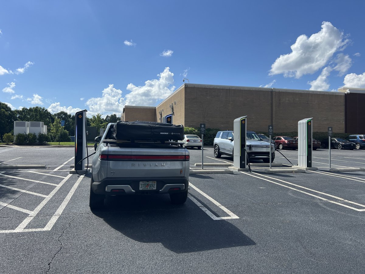 RivianUpdates's tweet image. 📍Macon, Georgia
On the way back home! I’ve used so many RANs!