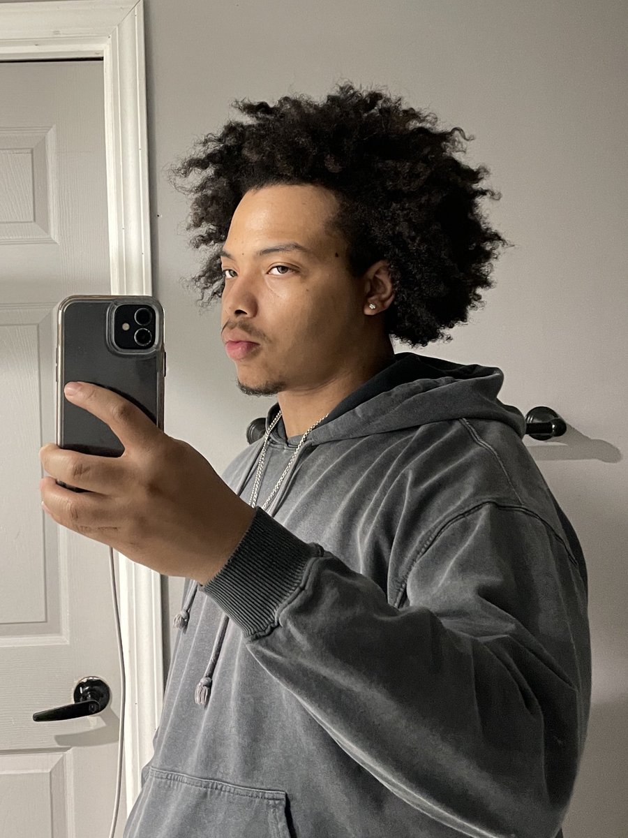 yashflee's tweet image. 