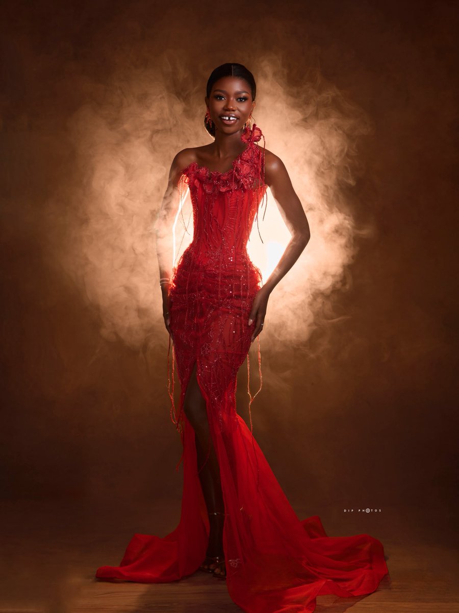 AinaRaizaKweyo's tweet photo. A LOOK INTO MY GLAM BOOK TONIGHT 

Page 2 - The red edition, where glam meets national pride.

Stylist: @reinhardmahalie 
 #styledbyRM 

👗: @synedgy 
💇🏽‍♀️ :@fashionwins_hair_collection 
💄: @suomabeauty 
📸: @dipphotos  

 #missnamibia2025 https://t.co/Nuos0ZD3Nw
