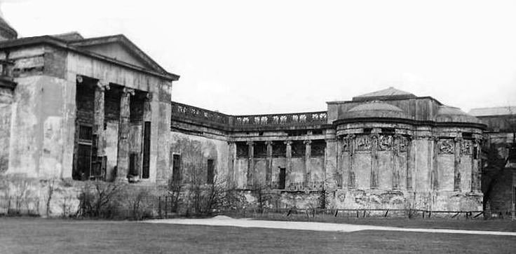 TheDoctorRegen's tweet image. Photos of the ruins of the palace of fine arts which is now the science and Industry museum in Chicago. This 400,000 square foot facility was said to be built in under 2 years time for the 1893 Chicago worlds fair.