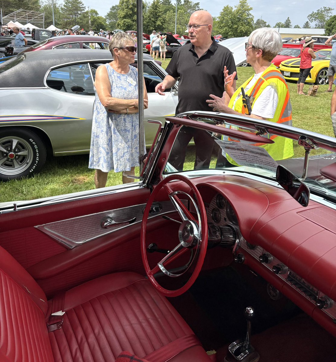 SteveClarkPC's tweet image. Fantastic day in the Village of Westport for the second annual Westport Car Show. Beautiful weather, big crowd, and hundreds of amazing vehicles on display, along with lots of vendors and entertainment.
Great to tour the show with Mayor Robin Jones and MP Michael Barrett.
Thanks…