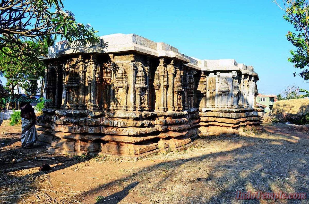 madras_aale's tweet image. Hoysala style ancient temple from Bherya village (in Mysuru district), the hometown of Raja Krishnappa Bairya aka Rocky Bhai of KGF.