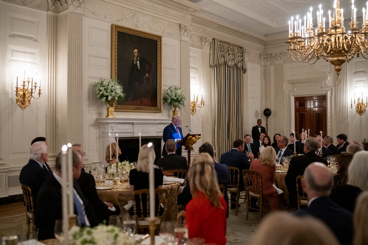 WhiteHouse's tweet image. President Trump hosts Republican Senators at the White House for dinner.

MAKE AMERICA GREAT AGAIN! 🇺🇸