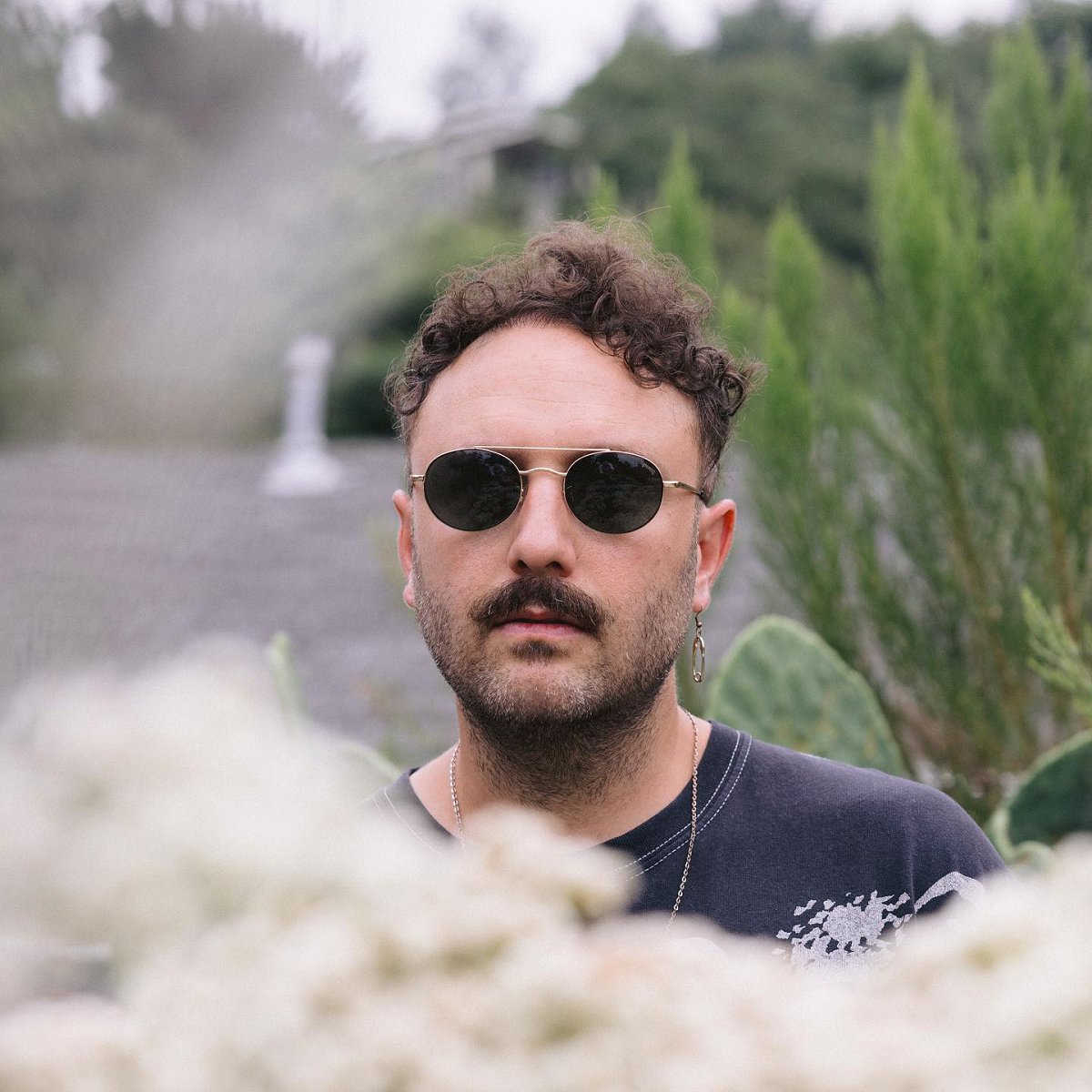 TheScenestar's tweet photo. Contest: Win a pair of tickets to see former Local Natives vocalist Kelsey Ayer play a 21+ solo show TONIGHT at Permanent Records Roadhouse!
Rusty Santos will be opening the show.
Enter our ticket giveaway now: https://t.co/DIldLoo5Kv
#kelceyayer #permanentrecords #giveawayalert